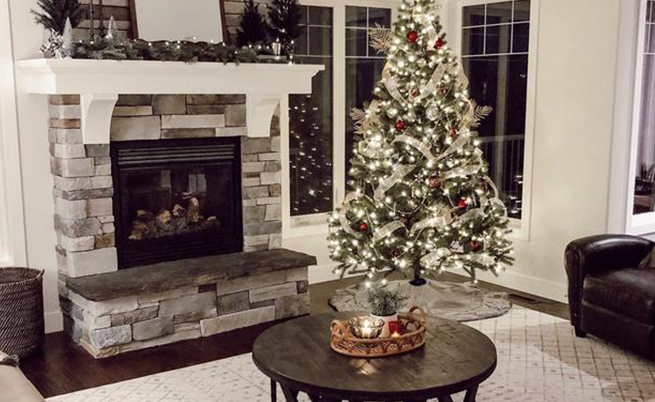 Living Room Decorations To Get You In The Festive Spirit